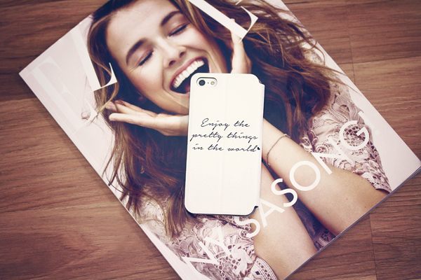 Flipfodral Slim för iPhone 5/5S/SE - Enjoy the pretty things in the world vit