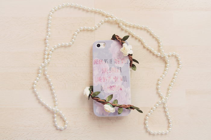 Skal för iPhone 5/5S/SE - Blommor dream as if you will live forever